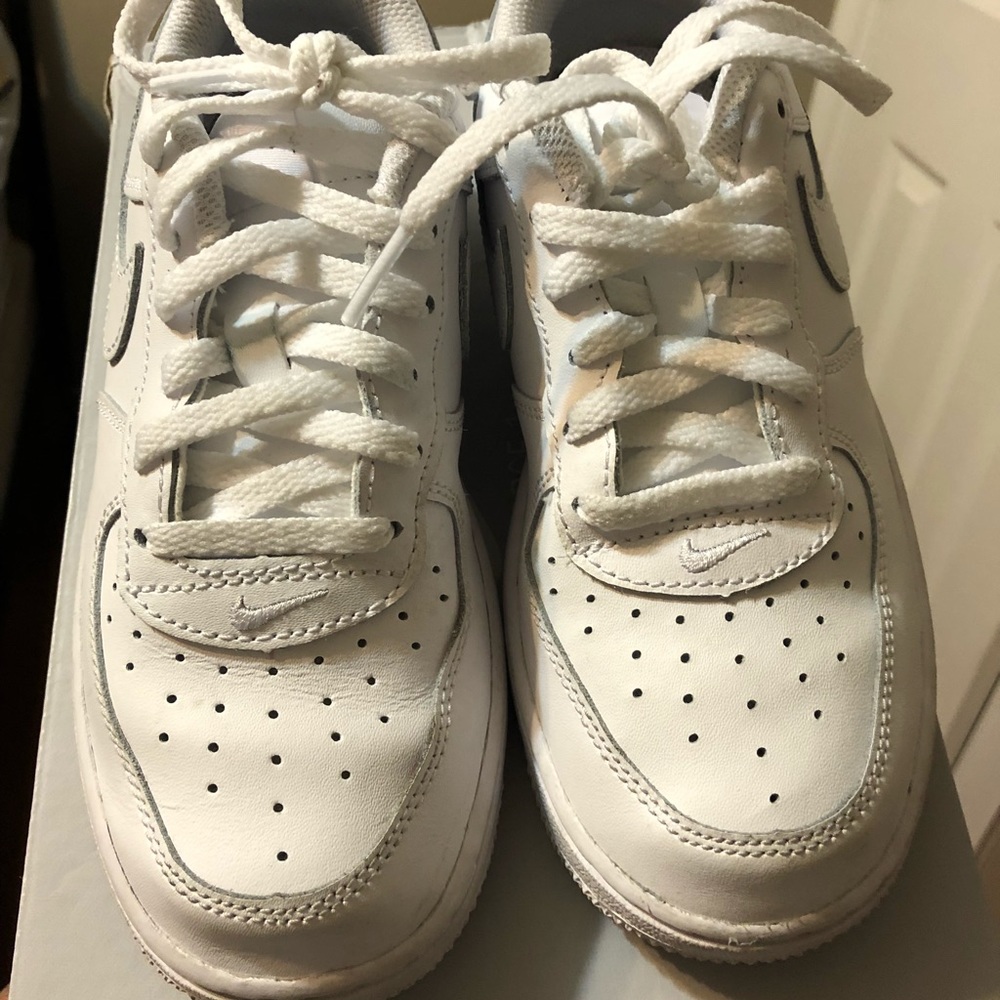 Kids - Size 1 - All white Nike Air Force 1